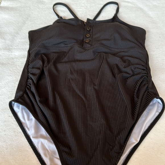 NWOT Black Ribbed One Piece Swimsuit - Picture 5 of 8